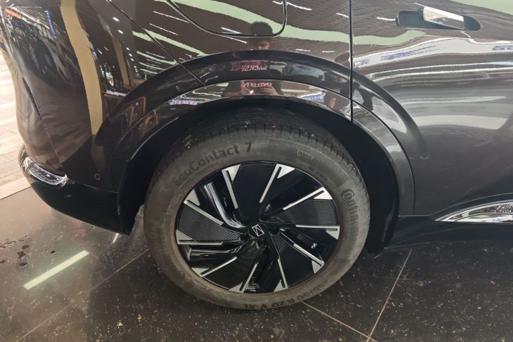 Avatr 07 2025 car image #10