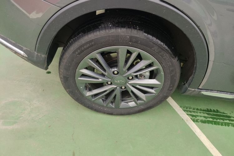 哪吒汽车 哪吒V 2023 汽车图片 #10