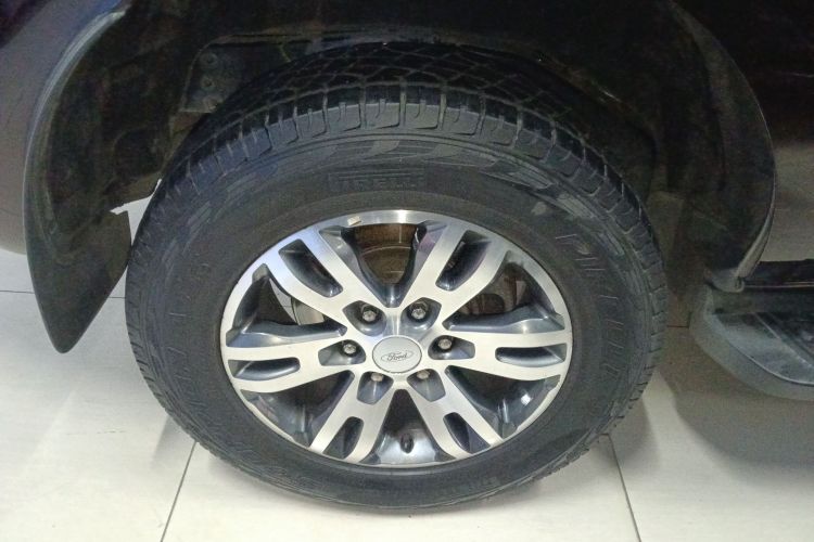 Ford Everest 2020 imagen de coche #10