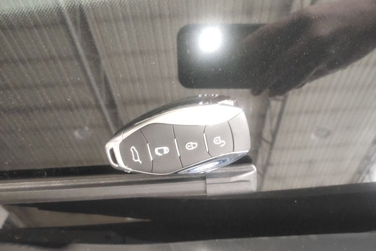 HongQi HQ9 PHEV 2026 #10 HongQi HQ9 PHEV 2026 car image #10