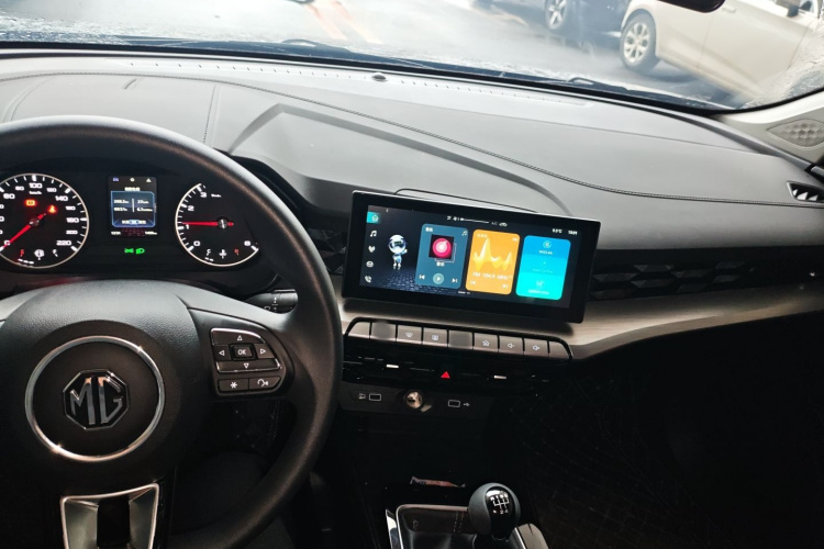 5 2025 car image #10