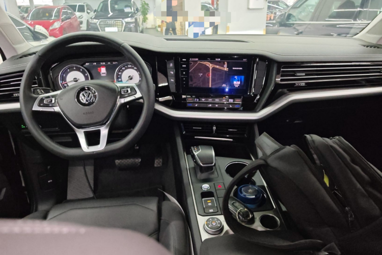 Volkswagen Touareg 2020 immagine di auto #10