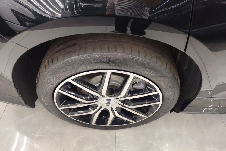 Denza Z9 2024 car image #10