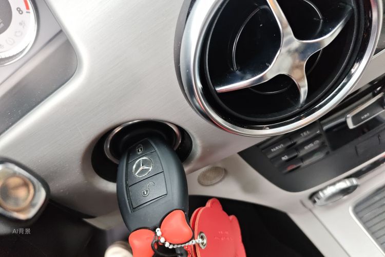 Mercedes-Benz GLK Class 2014 car image #10