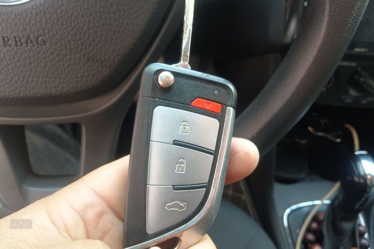 Polo 2019 car image #10