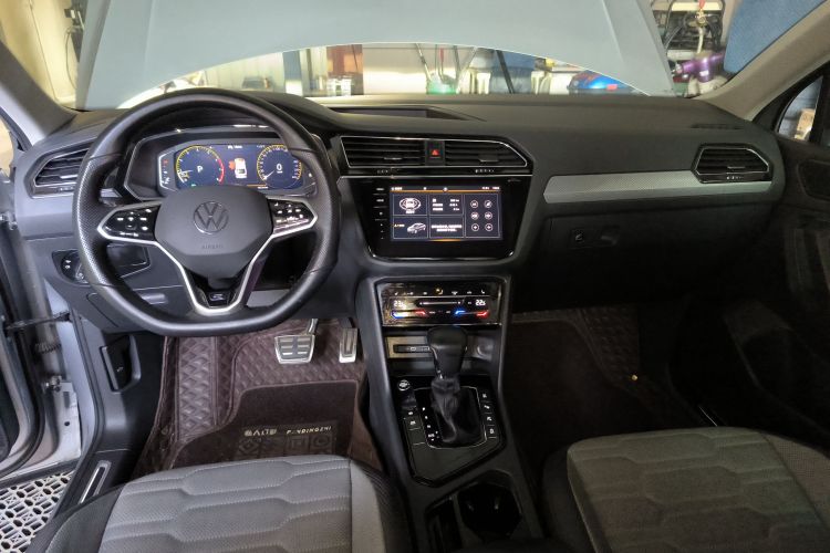 Volkswagen Tiguan X 2021 immagine di auto #10