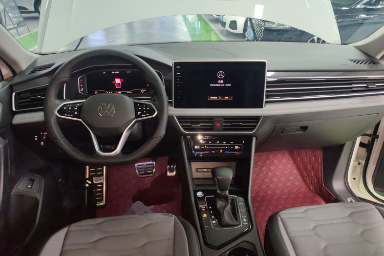 Volkswagen Tiguan X 2023 immagine di auto #10