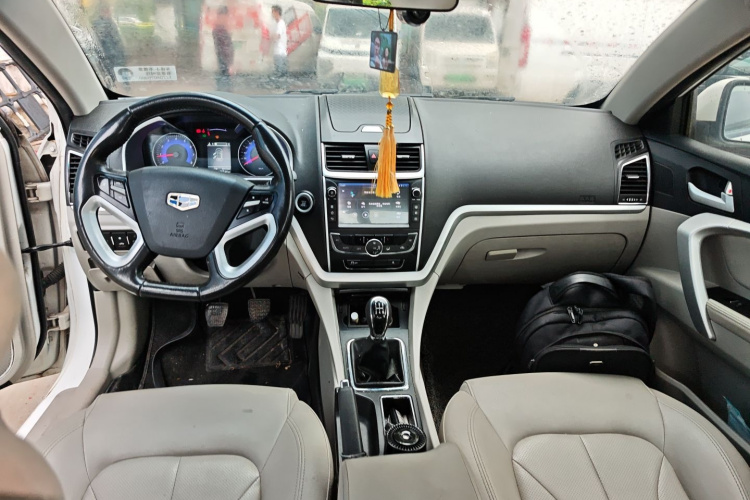 GEELY Emgrand 2016 car image #10