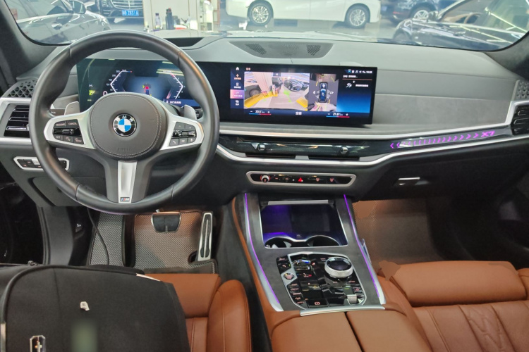 BMW X7 2024 صورة سيارة #10