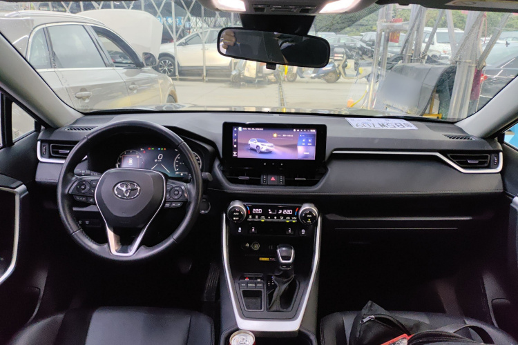 Toyota RAV4 2024 car image #10