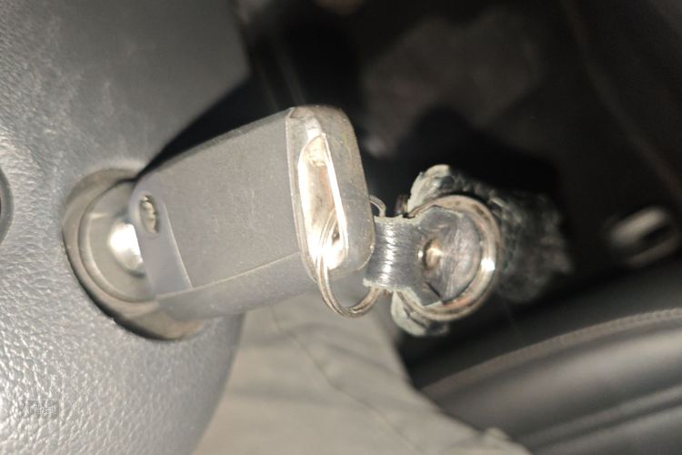 Volkswagen Touran 2018 car image #10