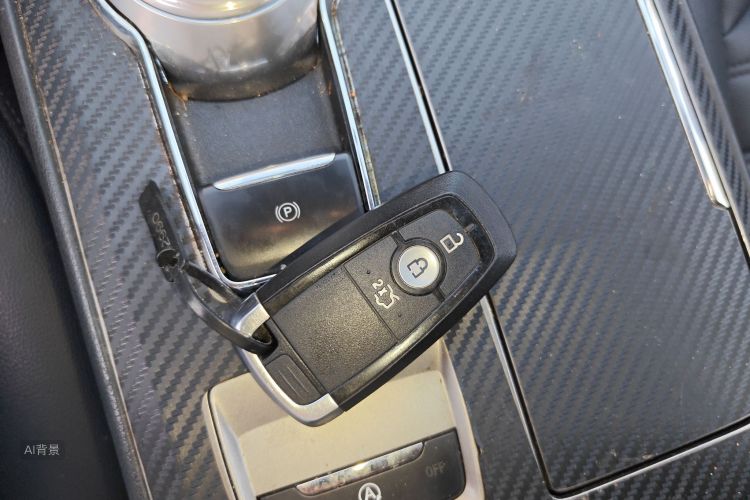 Ford Mondeo 2021 car image #10