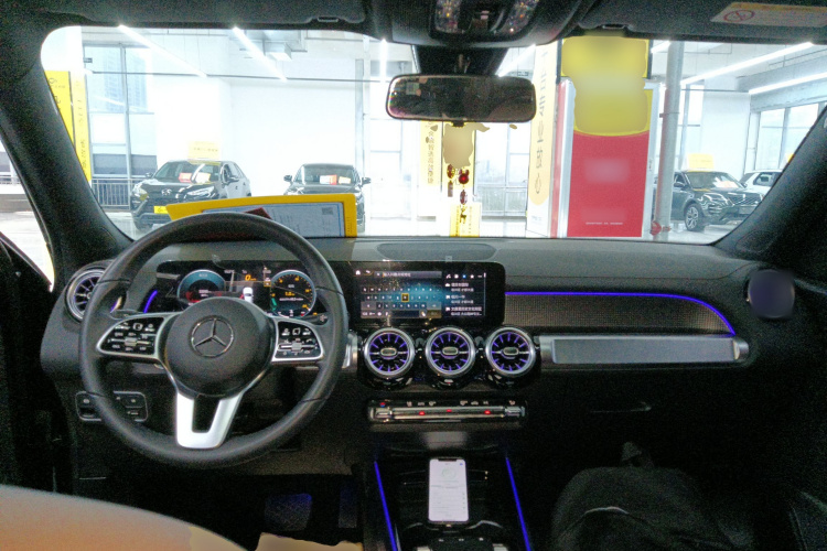 Mercedes-Benz GLB Class 2023 car image #10