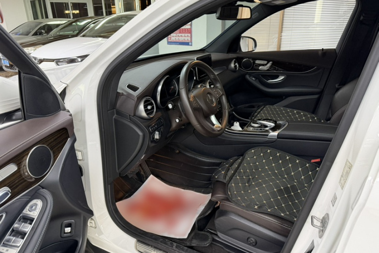 Mercedes-Benz GLC Class 2017 car image #10