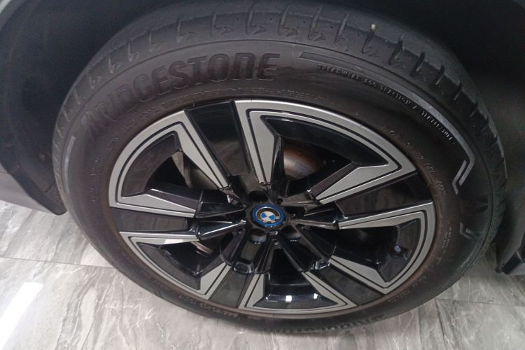 BMW iX3 2021 صورة سيارة #10