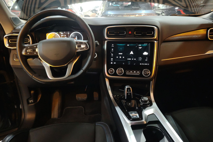 Lynk & Co 01 EM-P 2018 car image #10