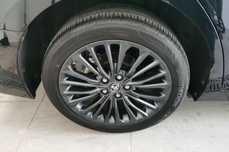 Toyota Avalon 2021 car image #10