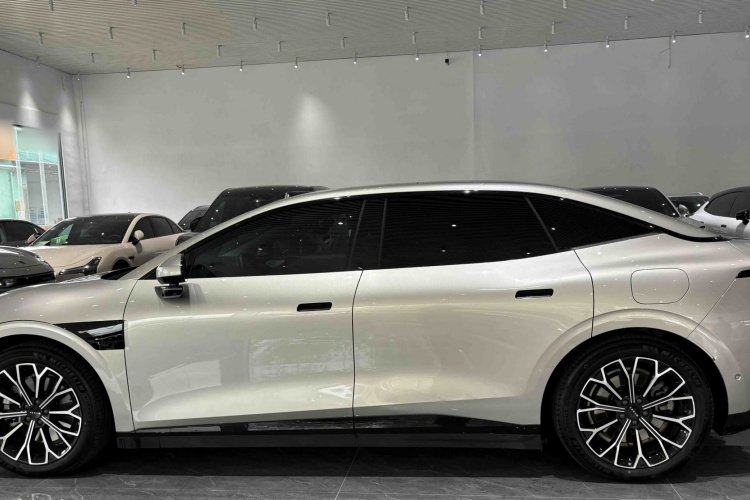 极氪 极氪007 2025 汽车图片 #10