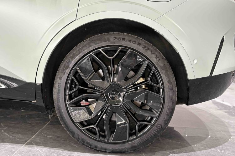 Avatr 11 2023 car image #10