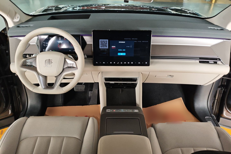 BYD Tang L 2025 immagine di auto #10