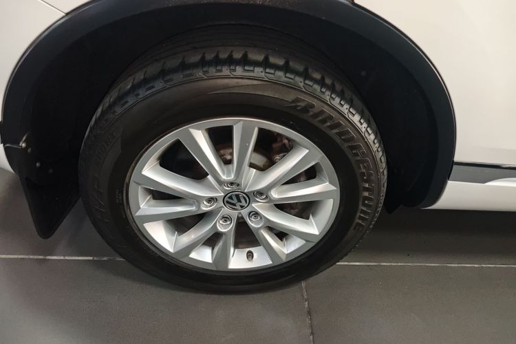 Volkswagen Touareg 2016 car image #10