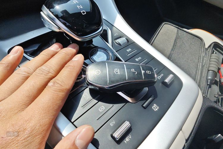 BYD Song Pro New Energy 2023 car image #10