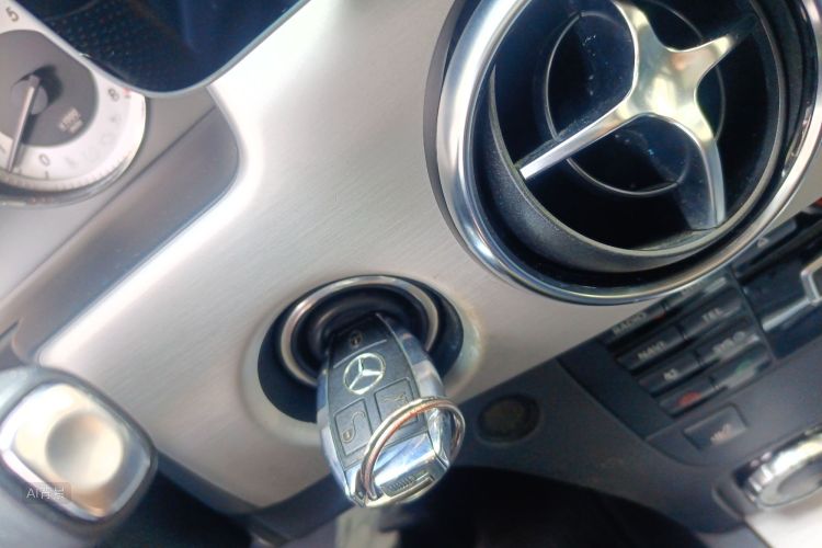 Mercedes-Benz GLK Class 2014 car image #10