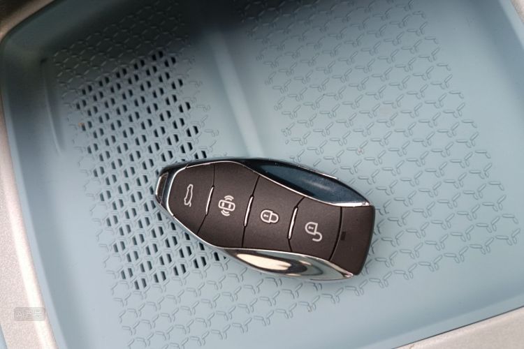 HongQi TianGong 08 2025 immagine di auto #10