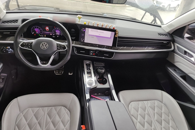 Volkswagen Tavendor 2023 car image #10