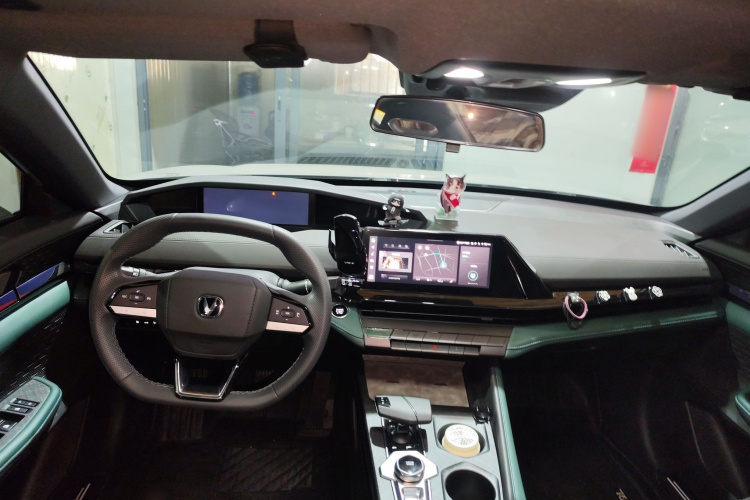 Changan UNI-V iDD 2024 car image #10