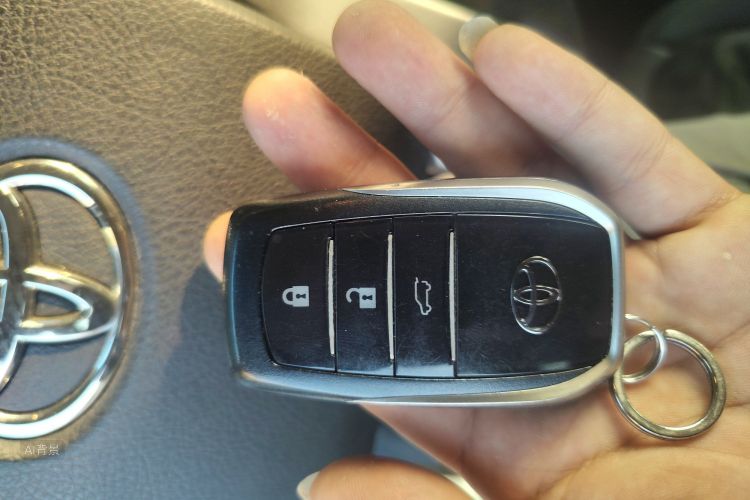 Toyota Land Cruiser Prado 2017 car image #10