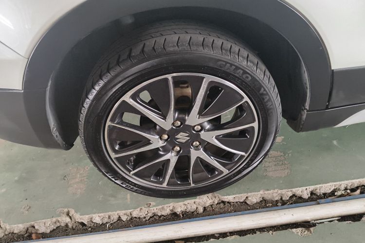 Suzuki S-Cross 2015 صورة سيارة #10