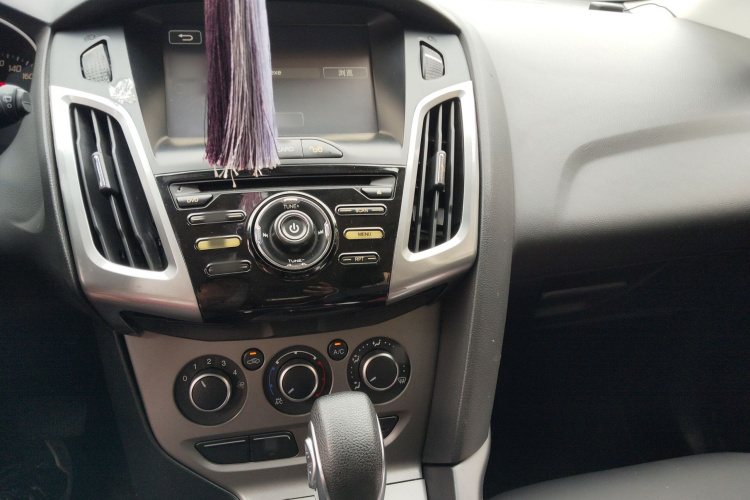 Ford Focus 2014 car image #10