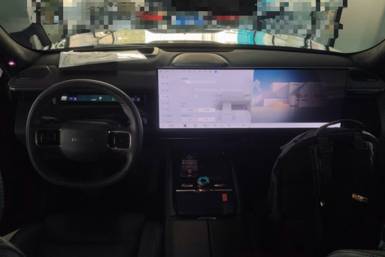 Lynk & Co 900 2025 car image #10