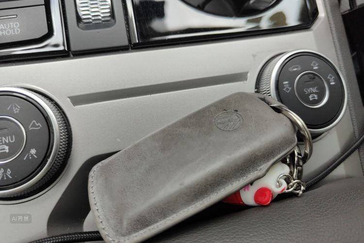 Volkswagen Touareg 2018 car image #10