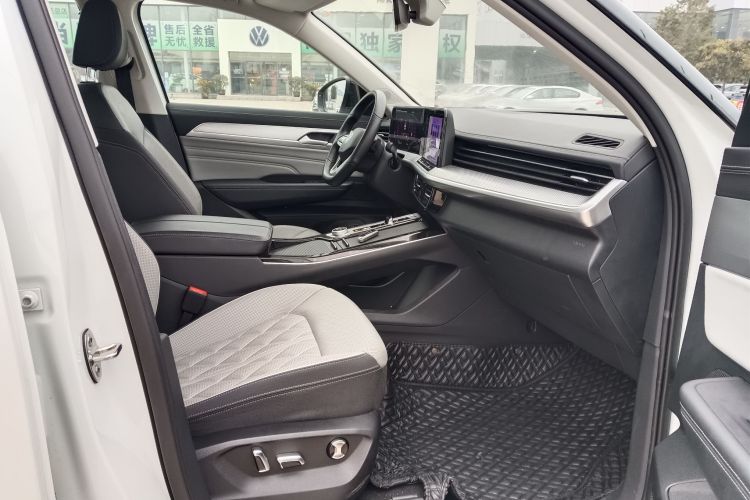 Volkswagen Tavendor 2024 car image #10