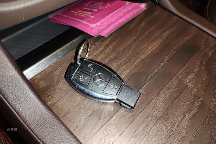 Mercedes-Benz GLE Class 2017 car image #10