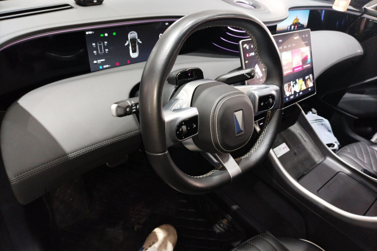 Avatr 11 2023 imagen de coche #10