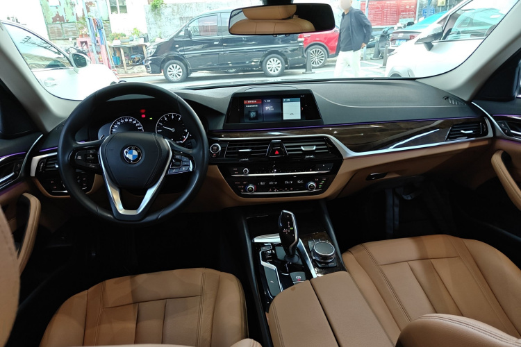 BMW 5 Series 2017 #10 BMW 5 Series 2017 car image #10