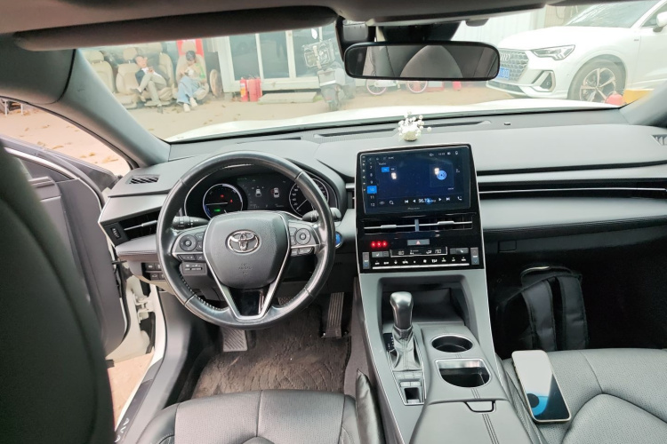 Toyota Avalon 2019 car image #10