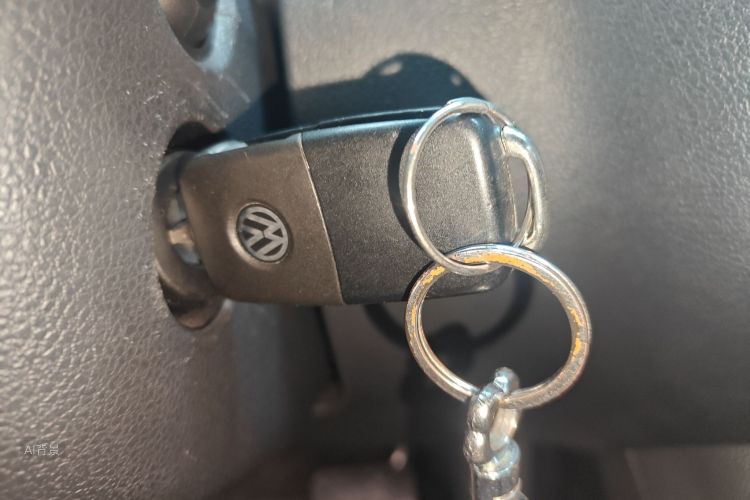 Volkswagen Tiguan 2015 car image #10