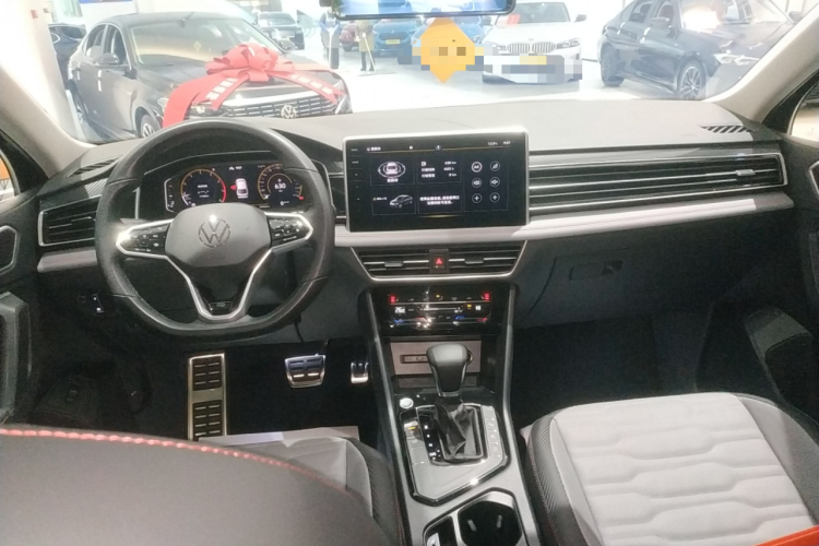 Volkswagen Tiguan X 2022 immagine di auto #10