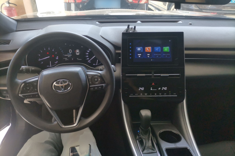 Toyota Avalon 2022 car image #10