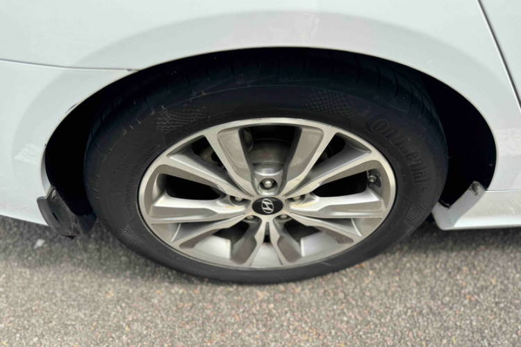 Hyundai Sonata 2015 car image #10