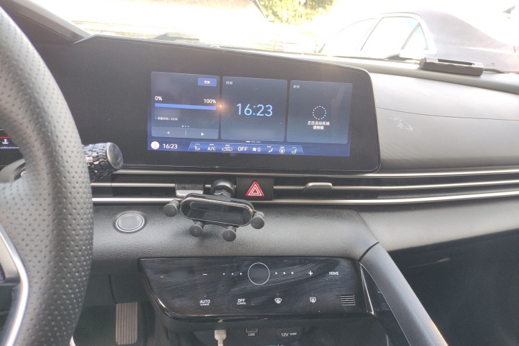 Hyundai Elantra 2021 car image #10