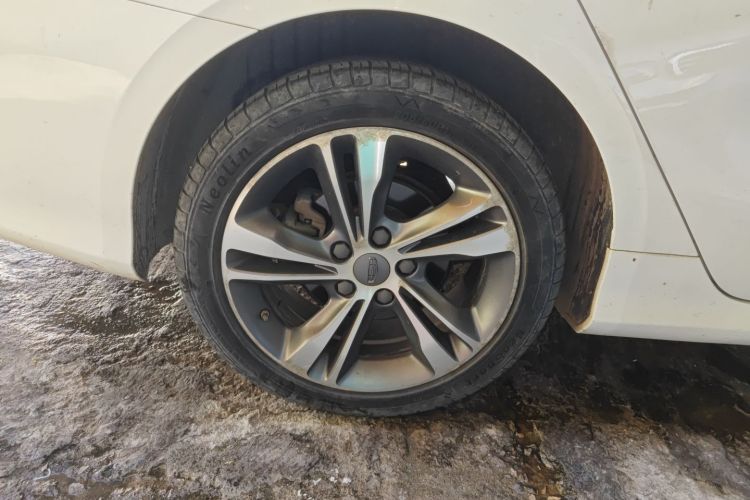 GEELY Binray 2020 car image #10