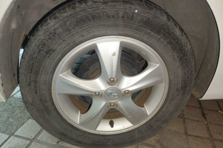 Hyundai Reina 2016 car image #10