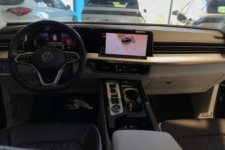 Volkswagen Tavendor 2024 immagine di auto #10