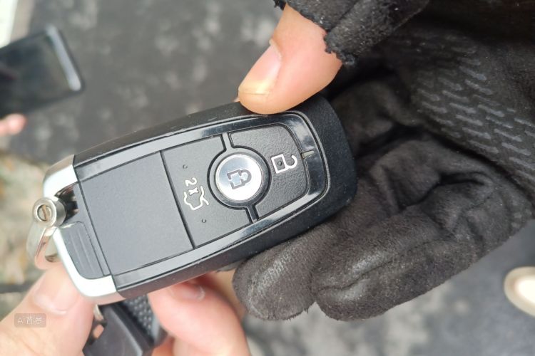 Ford Everest 2019 car image #10