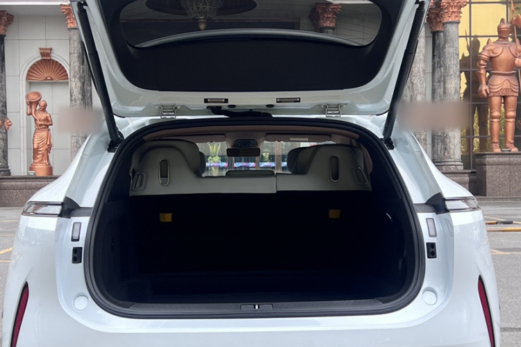 Avatr 07 2025 car image #10